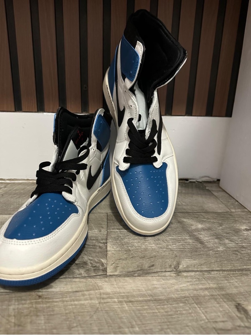 Nike Men’s High-Top Sneakers - White / Blue / Black